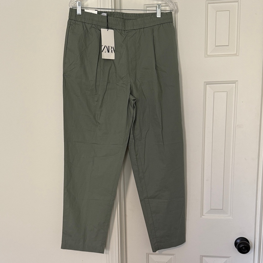 Zara Men's Sage Green Chinos